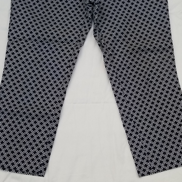 Capris - Picture 4 of 8